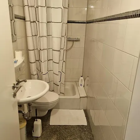 게스트하우스 Hotel Ditzingen 딧칭엔