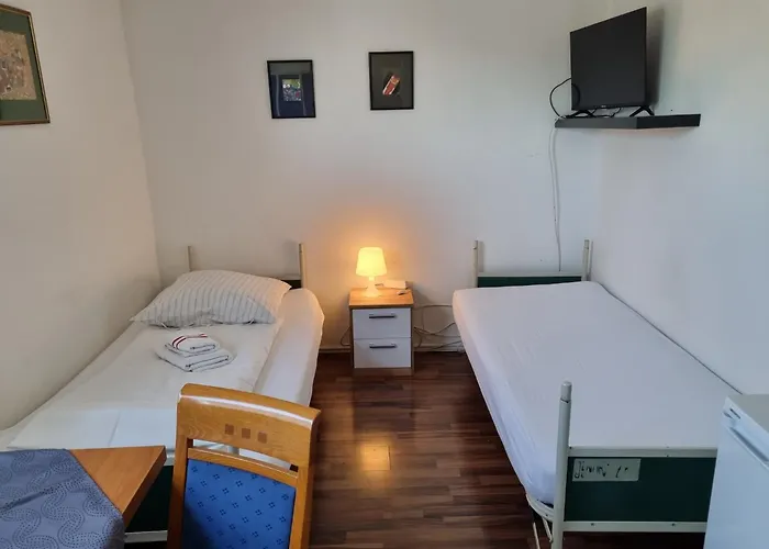 Hotel Ditzingen בית הארחה *